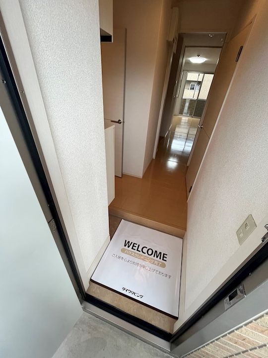 サンテ・レザンジュ B棟の玄関