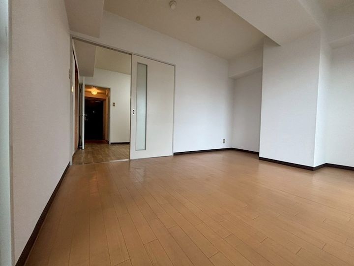 ロイヤルコーポ姫路栗山町の居間