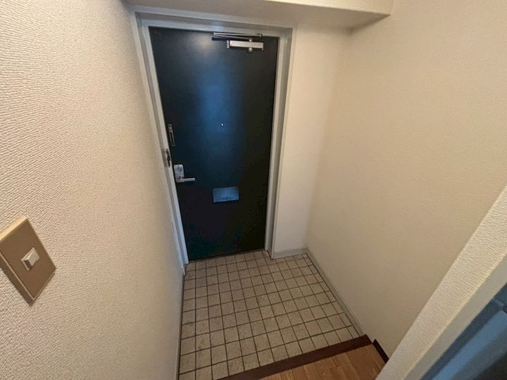 ロイヤルコーポ姫路栗山町の玄関