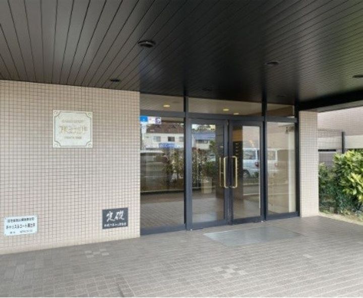 キャッスルコート東辻井の玄関