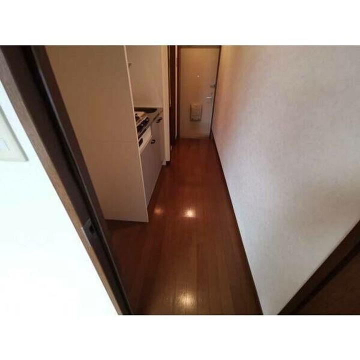 大阪府大阪市淀川区木川西2丁目の賃貸アパートの玄関