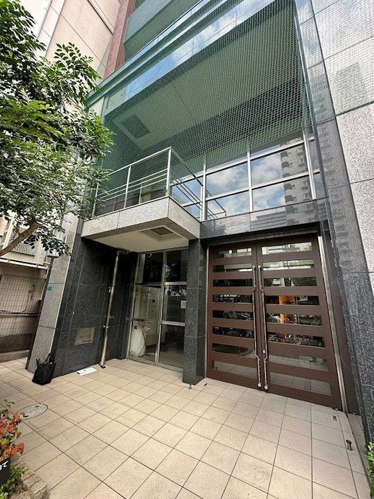 大阪府大阪市淀川区西宮原1丁目の賃貸マンションの玄関