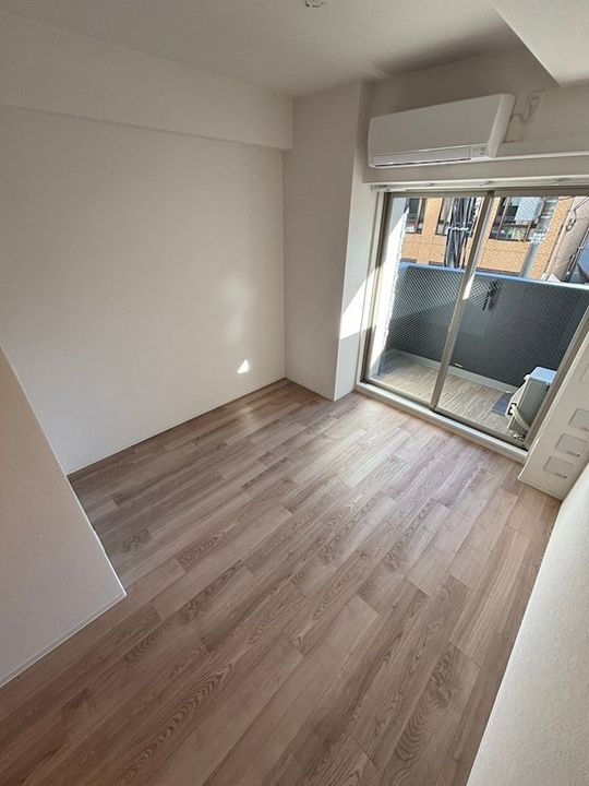 エスリード新大阪ザ・プレミアEASTの居間