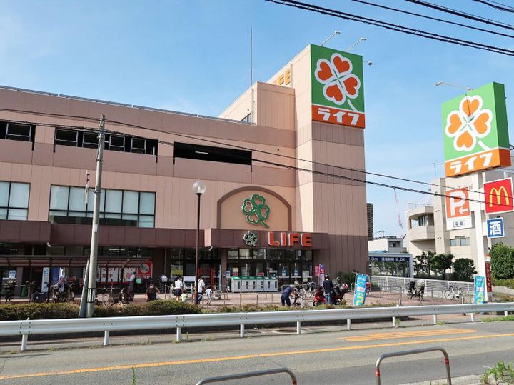 カリーナゲートの周辺