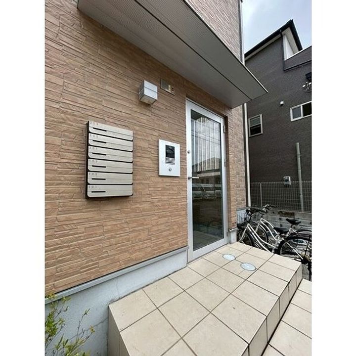 ハーモニーテラス宝山町の玄関