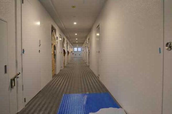 エステムコート新大阪ⅩⅢニスタの玄関