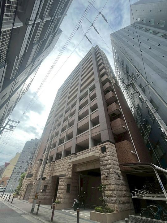 プレサンス新大阪ステーションフロントの外観