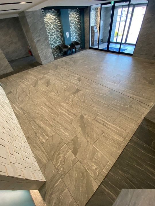 プレサンス新大阪イオリアの玄関