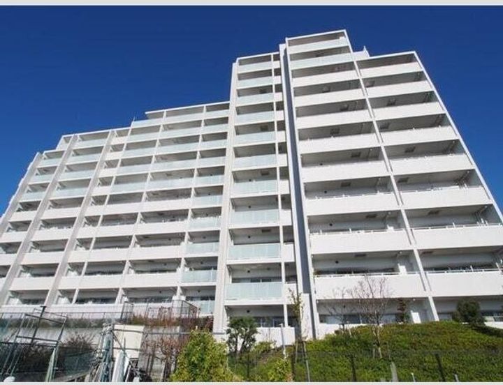 プラウド千里山田の外観