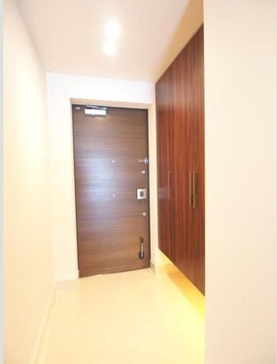 プラウド千里山田の玄関