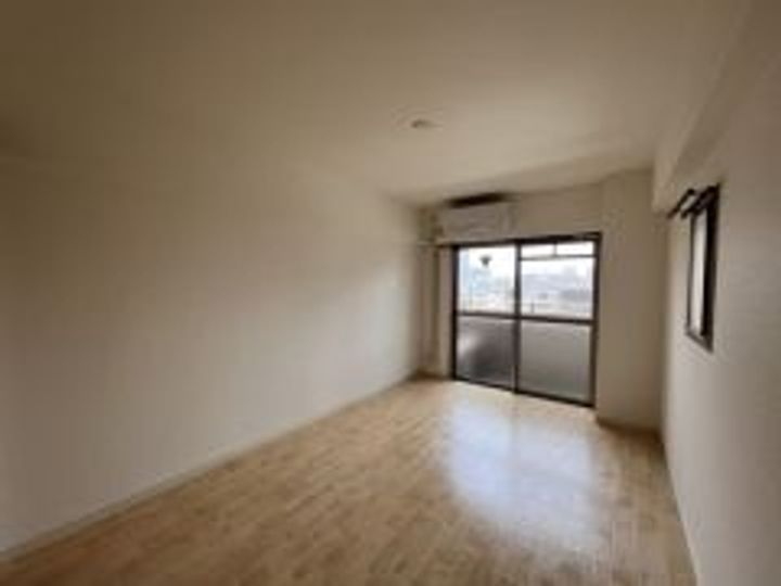 ルミエール加島の居間