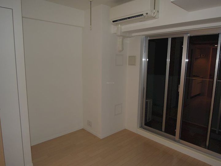 東京都大田区大森北1丁目の賃貸マンションの居間