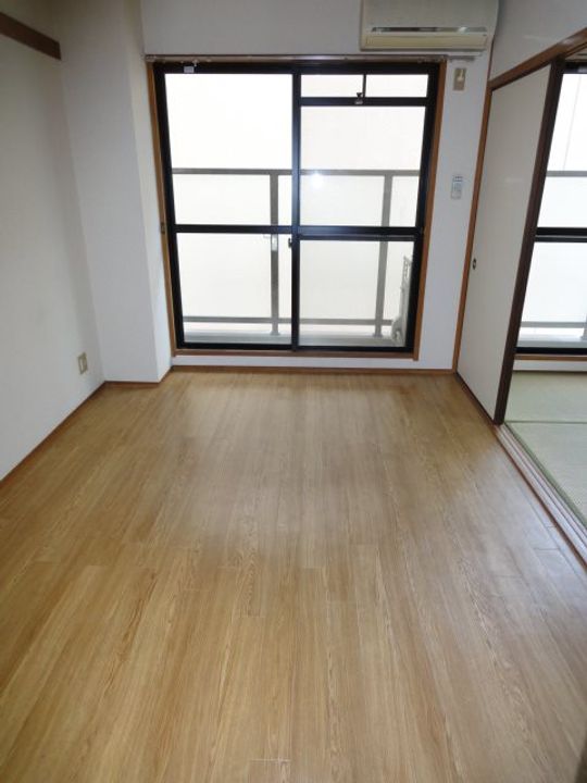 アーバンレイ12の居間