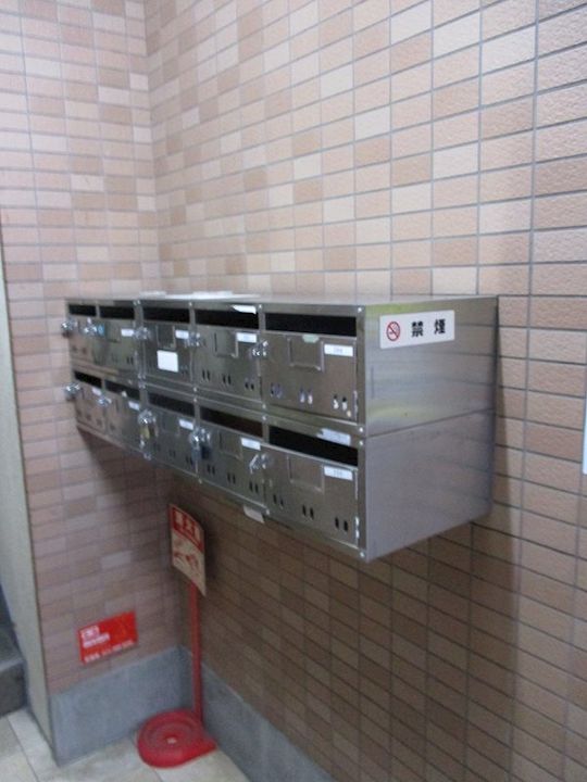 ミヤギマンションの玄関
