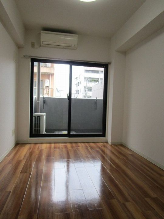 T’s casa御幸町の居間