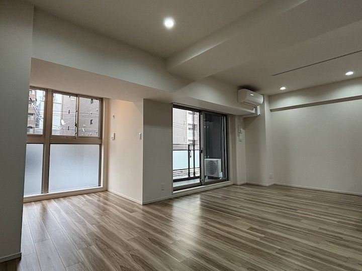 イーグルコート京都御所南プレミアム迎賓館の居間