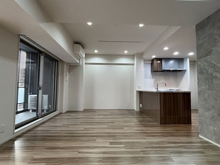 イーグルコート京都御所南プレミアム迎賓館の居間