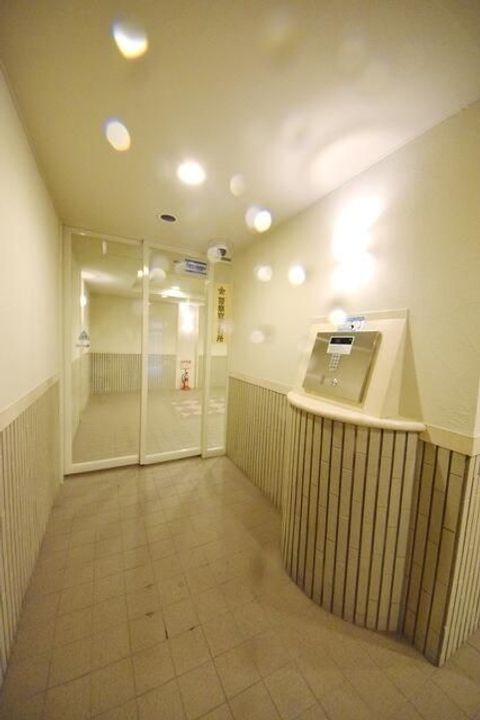 東京都台東区北上野2丁目の賃貸マンションの玄関