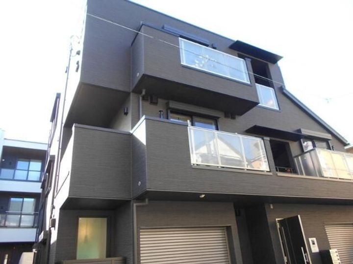 東京都世田谷区上用賀1丁目の賃貸マンションの外観