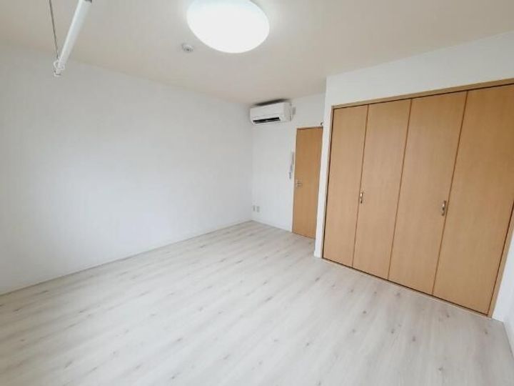 東京都足立区扇1丁目の賃貸マンションの居間