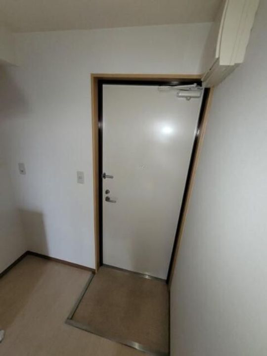 東京都足立区扇1丁目の賃貸マンションの玄関