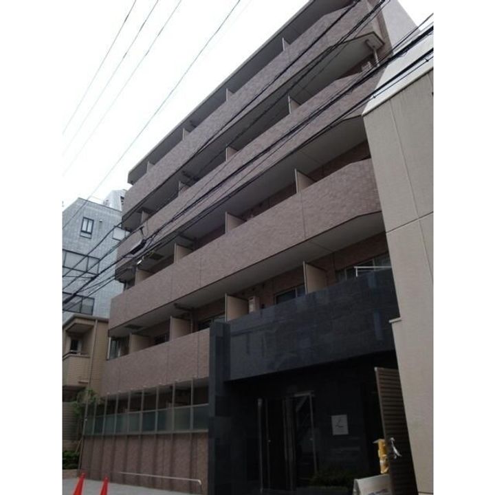 東京都新宿区荒木町の賃貸マンションの外観