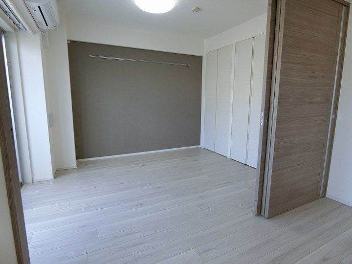 東京都文京区千駄木1丁目の賃貸マンションの居間