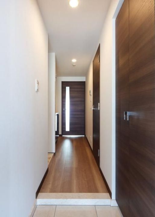 東京都新宿区新宿7丁目の賃貸マンションの玄関