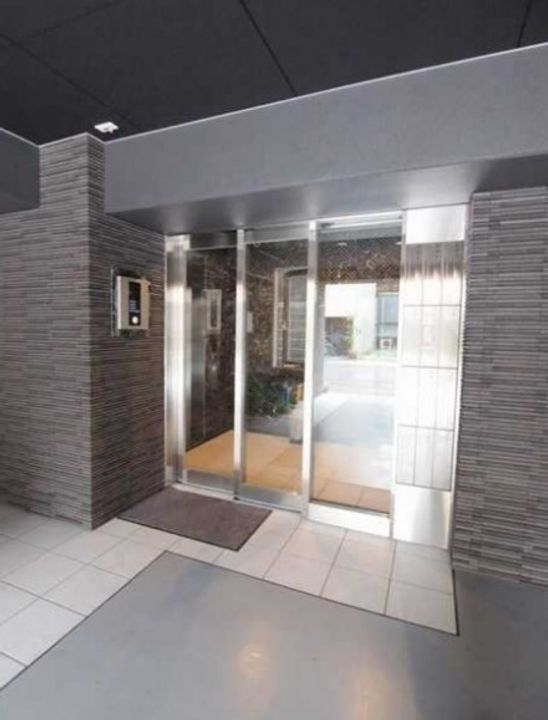 東京都台東区浅草橋3丁目の賃貸マンションの玄関