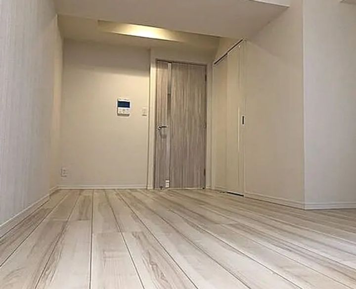 東京都千代田区神田司町2丁目の賃貸マンションの居間