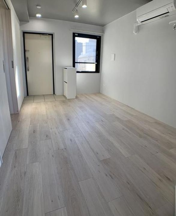 東京都中野区弥生町3丁目の賃貸マンションの居間