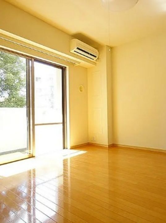 東京都杉並区高円寺南1丁目の賃貸マンションの居間