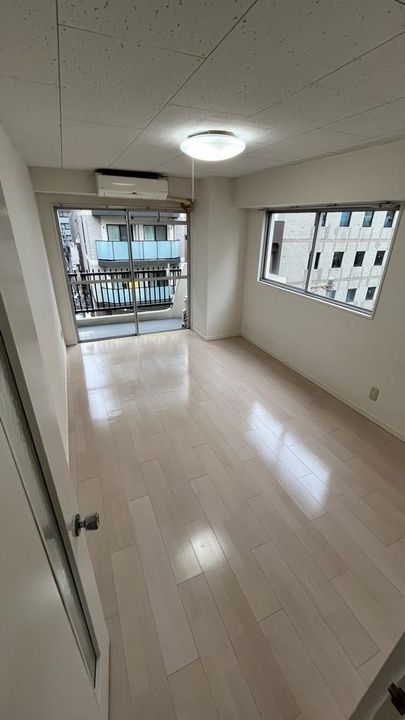 東京都台東区蔵前1丁目の賃貸マンションの居間