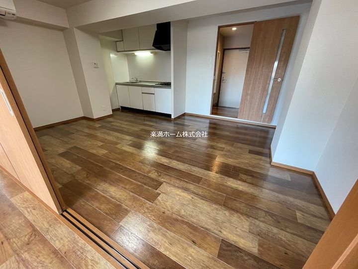 QUINTO五条烏丸702の居間