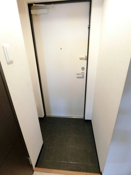 大阪府大阪市西区江戸堀1丁目の賃貸マンションの玄関