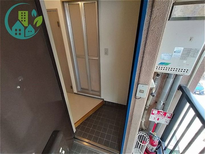 六甲館の玄関