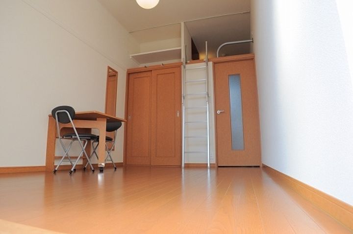 レオパレスノベルティーの居間