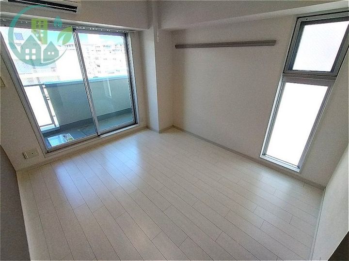 コートベルフラワーの居間