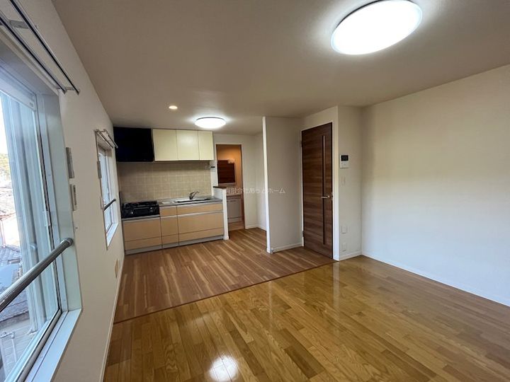 ハイツ八幡山 A201の居間