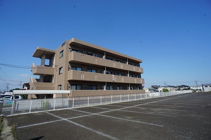 ブレインコート ルピナス103の外観