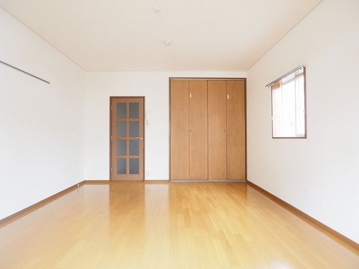 栗山プチシャトーIII106の居間
