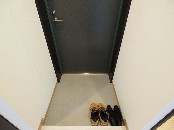 novel輝204の玄関