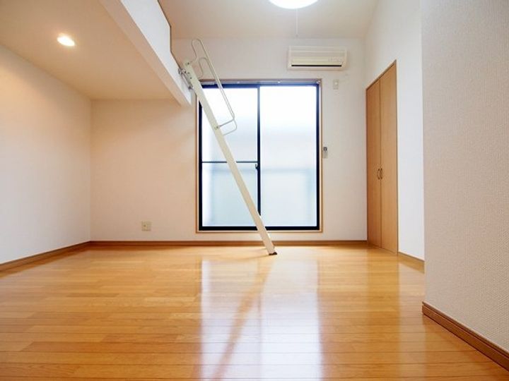 クレドール202の居間