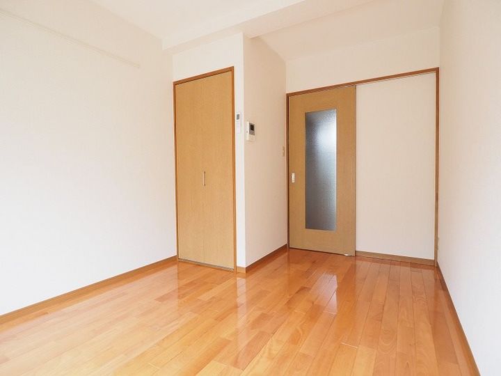 リンセン天沼201の居間