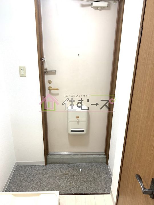 プレール新町の玄関
