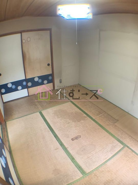 ローズハイツの玄関