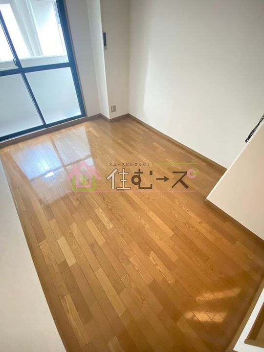 TATディナスティ西本町の居間