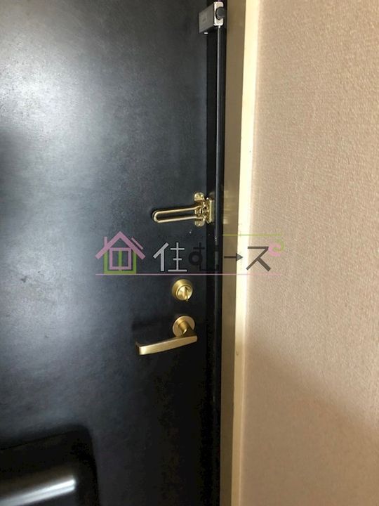 ビルディングII菅原の玄関