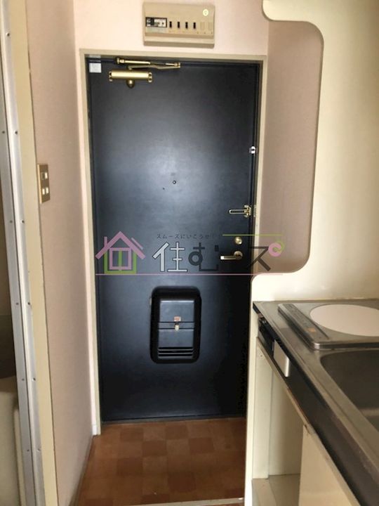 ビルディングII菅原の玄関