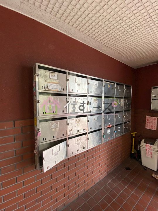 宝マンションの玄関